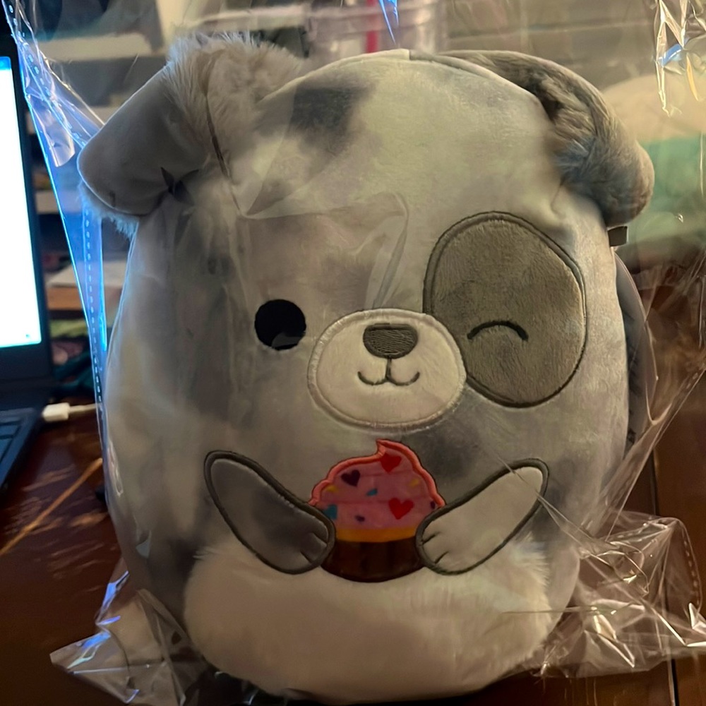 Gustavus the Dog w/Cupcake 7” Squishmallow